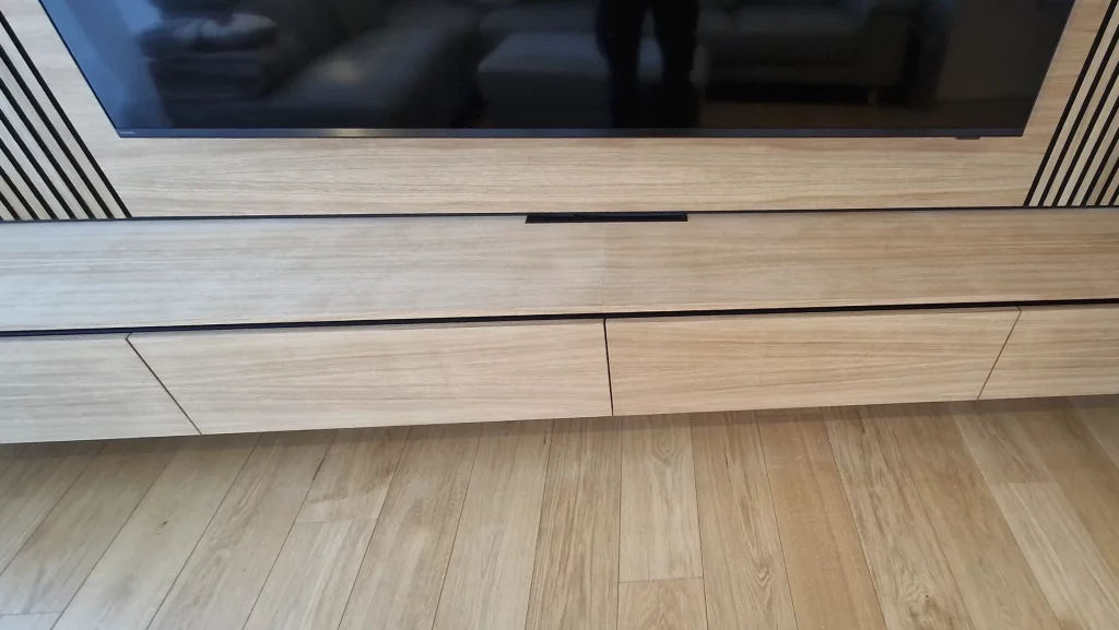 Paroi_TV-No_Limit-Creation_bois-03 Paroi murale pour TV - No Limit Création Bois