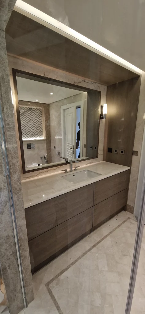 Salon_de_coiffure_Vetraz-Monthoux-No_Limit-Creation_bois-10 Meubles salle-de-bain/salon de coiffure - No Limit Création Bois