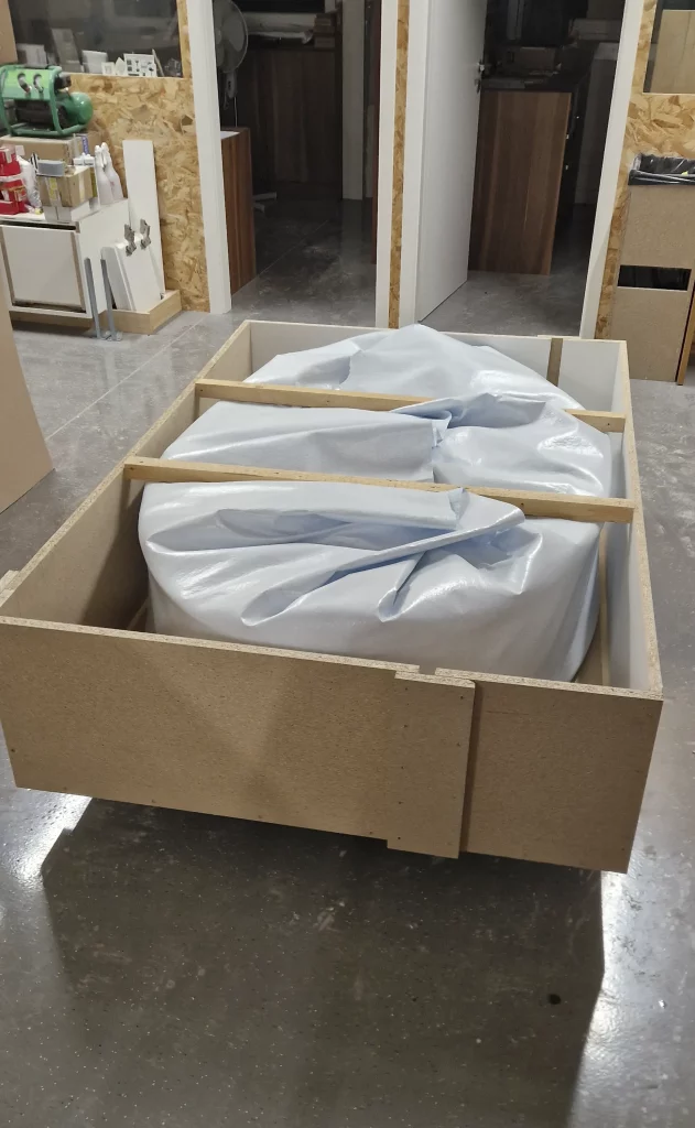 Porte-salle-de-bain-amenagement-salon-table-basse-No_Limit-Creations_Bois-06 Table basse - No Limit Création bois